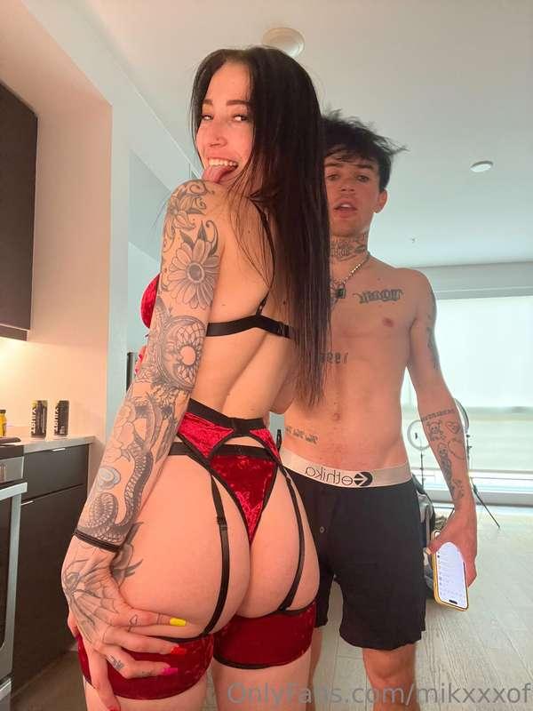 How do I look in velvet? 👅