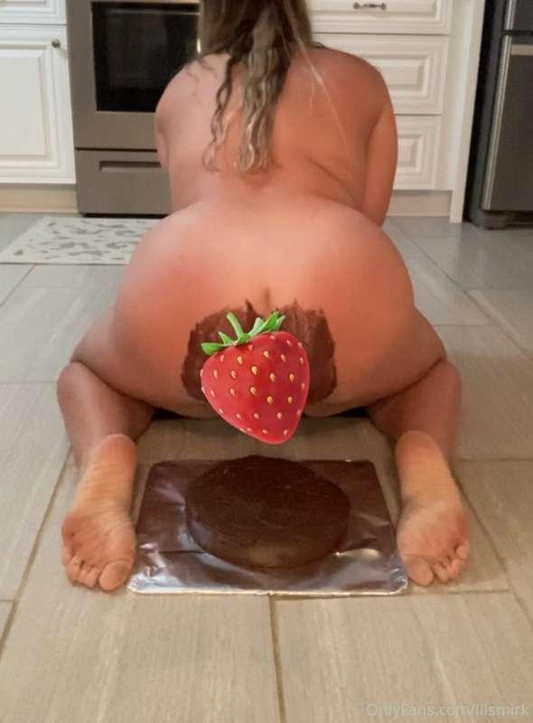 Cum lick this frosting off my delicious ass!
