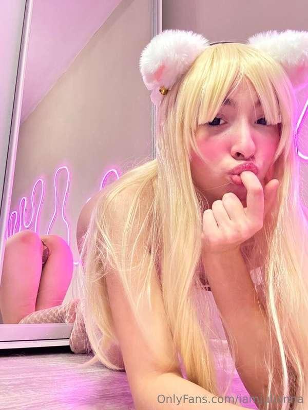 ## Subscribe @ember_hall for free today only 🍭

## Cute frag..