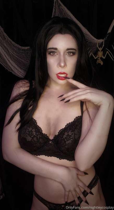 Morticia Addams aka my favorite MILF🖤🥰