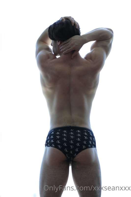 I’m sexy, and I do know it. 
Some pics from my shoot with th..