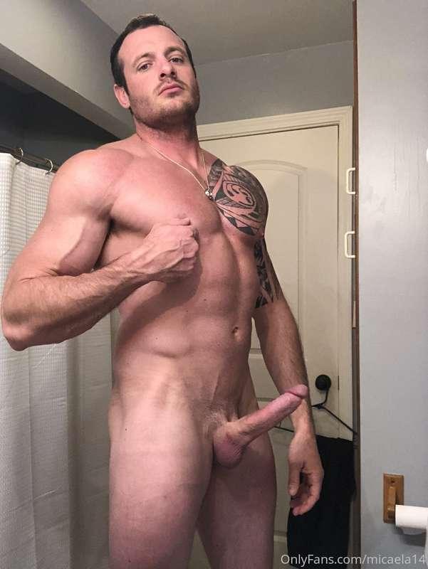 Who's ready to go on his knees for @alpha_jackson, an athlet..