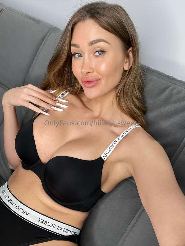 Can I be your fuckdoll? 😈😈😈