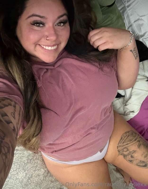 Good morning! Being a lazy bones this morning😂