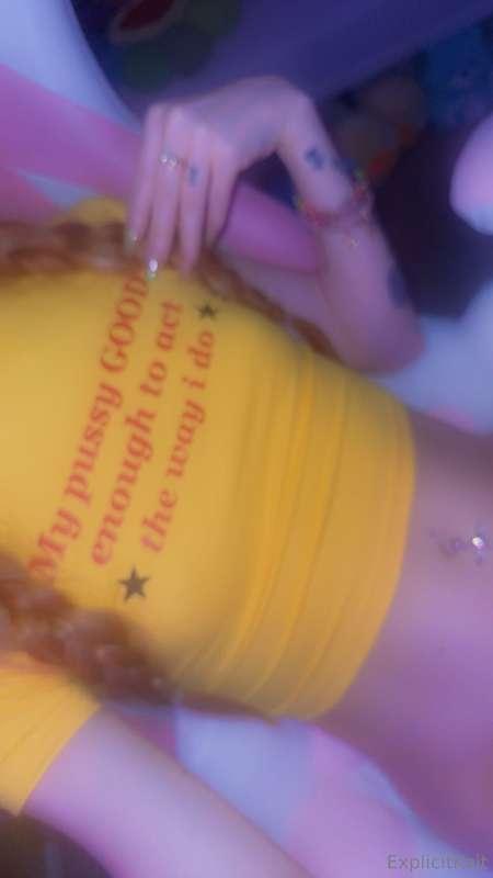 Do you like this shirt? 😝💛