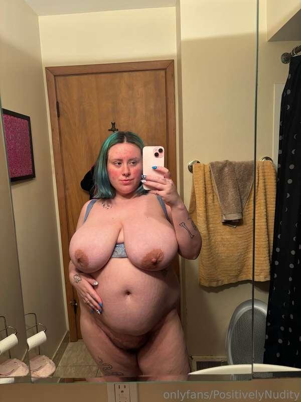 A couple weeks postpartum now… do you like my bbw mom body?