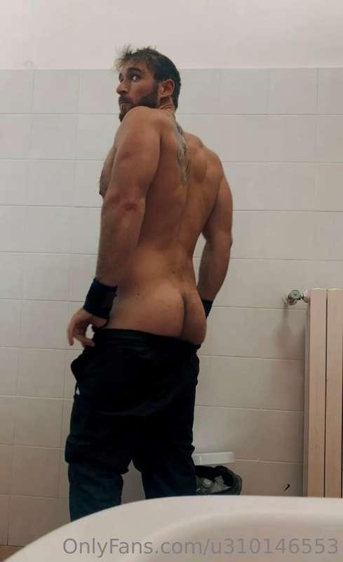 Puoi descrivere la mia 🍑 ?