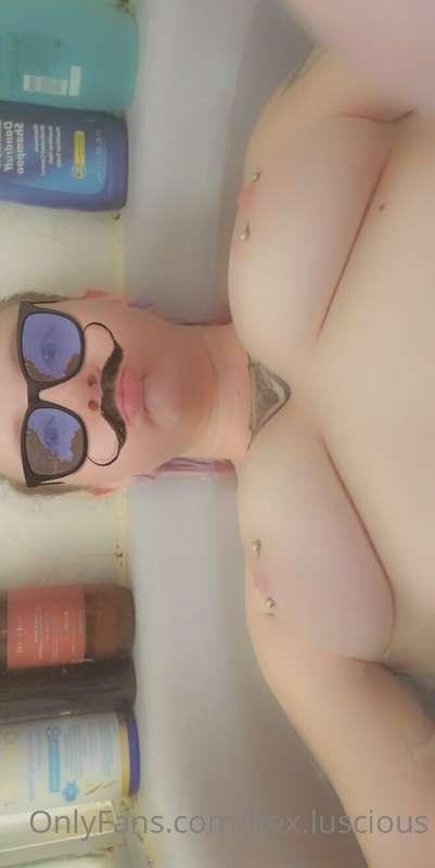 I mustache you a question....
Do you like my titties?
🤣🤭🌻🖤