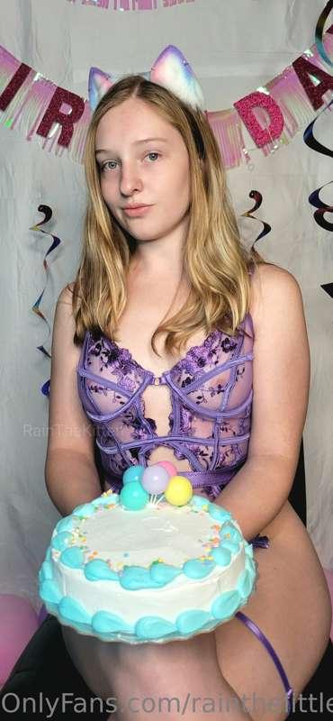 Does anyone want some cake? 😘