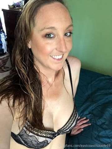 Topless Tuesday, y'all! Plenty of photos for you to enjoy.

..