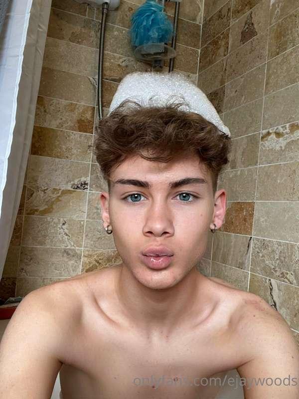 Someone wanna join me in the bath? 🛁

𝙎𝙚𝙣𝙙 𝙖 𝙩𝙞𝙥 𝙖𝙣𝙙 𝙜𝙚𝙩 𝙖 𝙘..