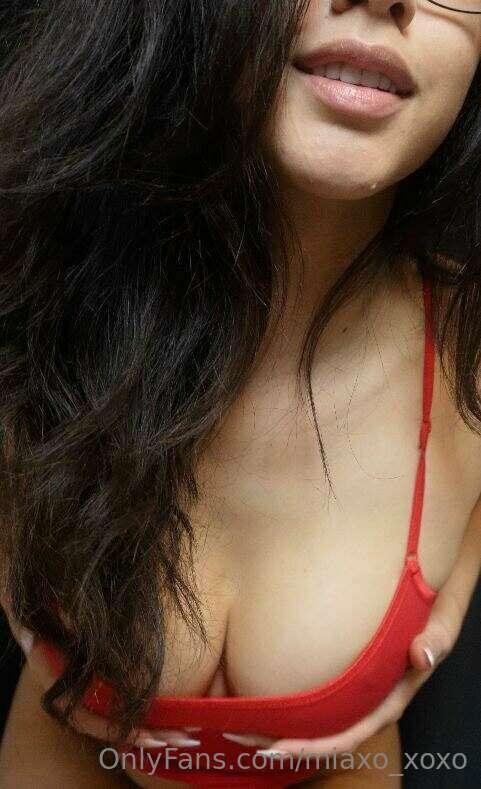 I love feeling your eyes on me.