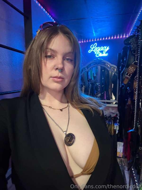 Mistress Hel, reporting for duty.