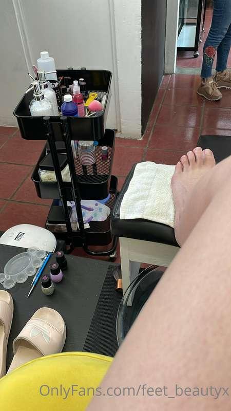 Had my pedi done with the colours you voted on 💜🖤It turned o..