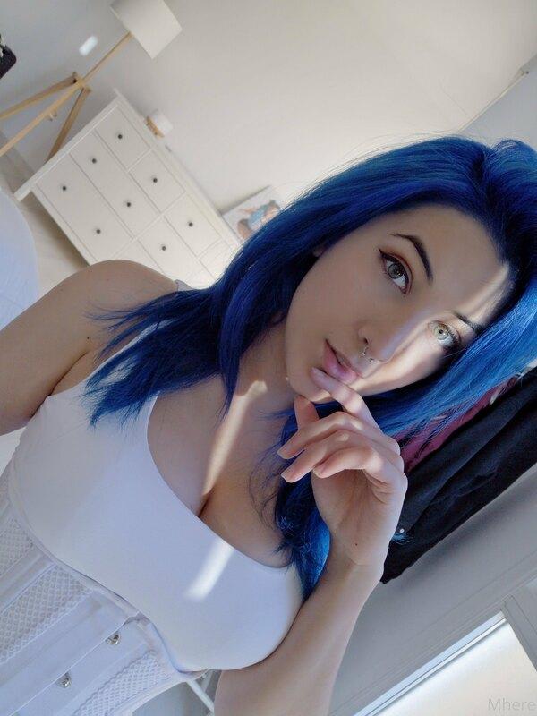 Not my usual slutty photo but still cute ?