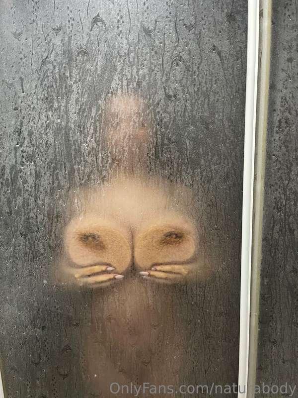 Camlı duşa kabini olan var mı evine geliyim 👅