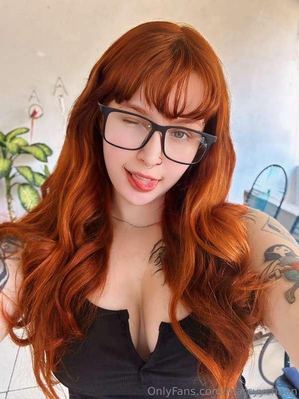 This sexy nerd knows how to handle more than just hard books..