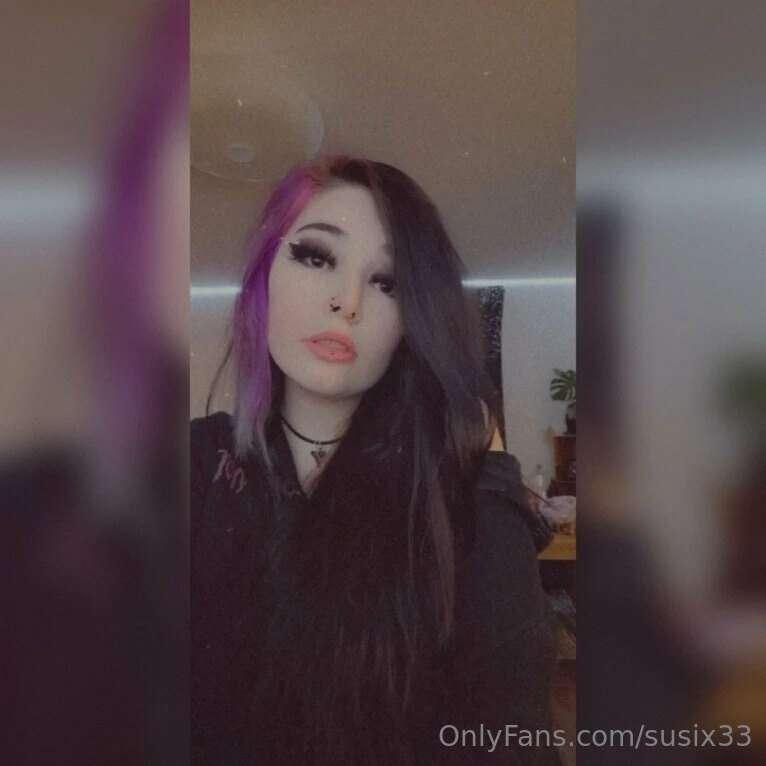 How is everyone doing?😋💕 who wants to chat a little? I'm kin..