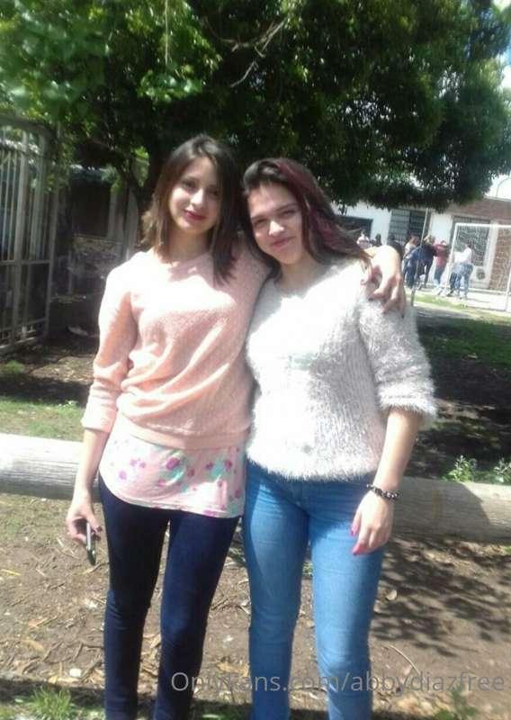 Some months ago in the school 🥺 with my babe 😍

www.onlyfans..