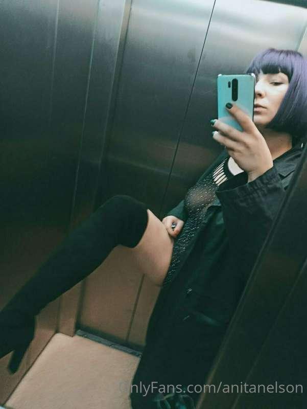 I so want you to fuck me in the elevator🥵😈