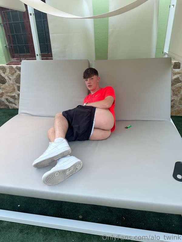 Wouldn’t say no if you came up behind me 🤫