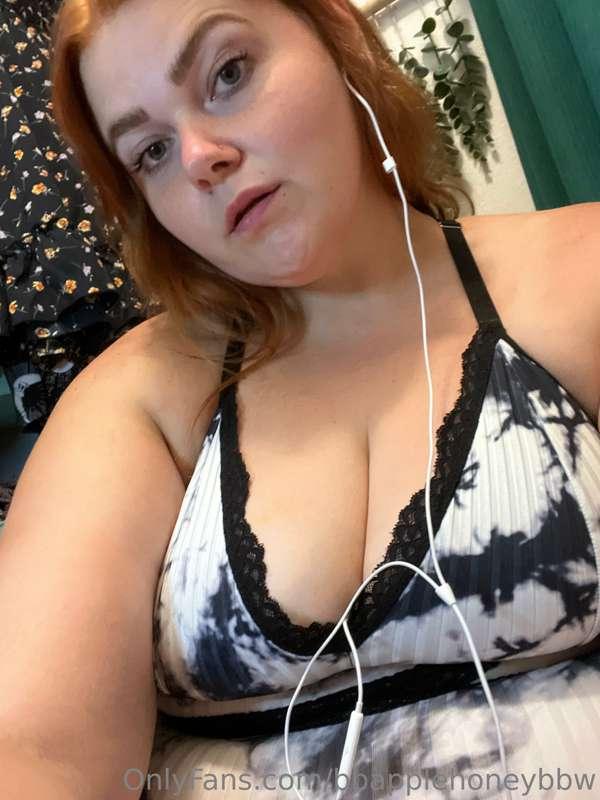 Live with iheartbbwcom on YouTube 😘❤️