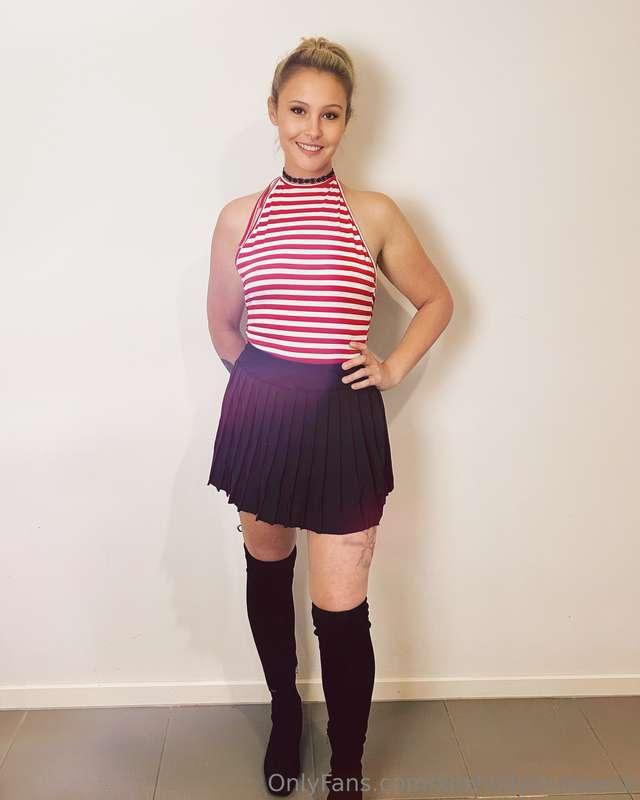 Competition time! 🏆 
Wanna be my Valentine? 💘 
The winner wi..