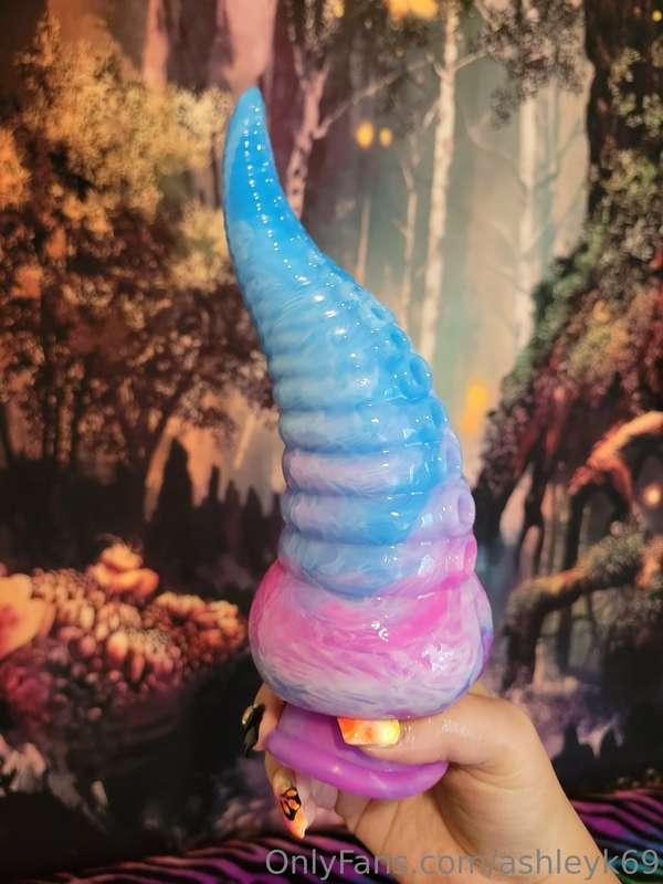 Who wants to see me use this bad boy?? 😈😈