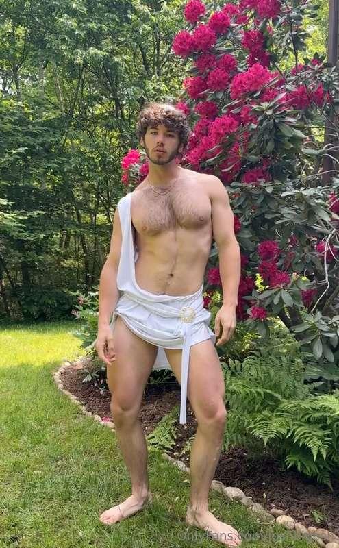 How about I divide and conquer? 👑🍆🍑