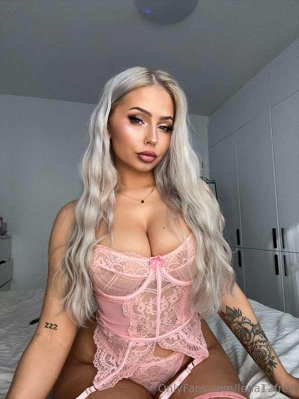 Cum watch me tease you until you can’t take it😍