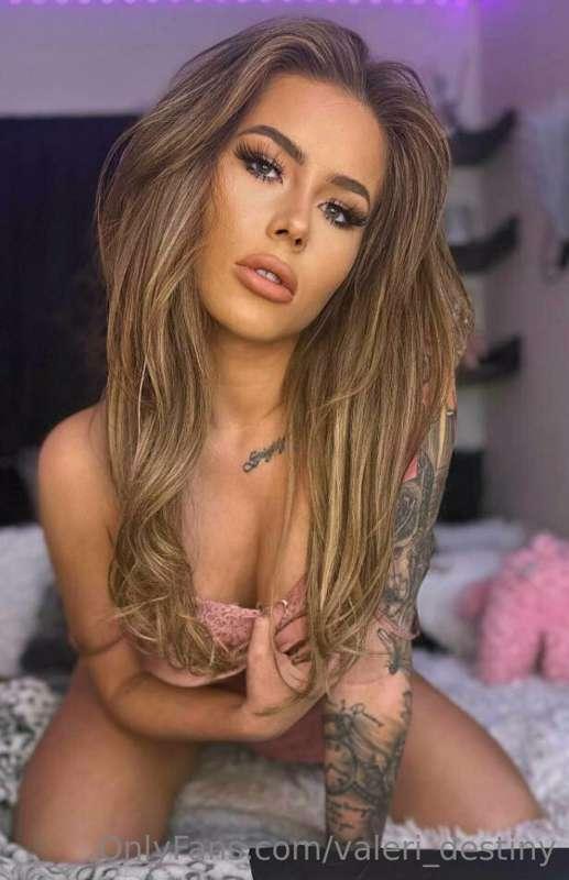 @kyliescreamsDo u mind how loud I get for you daddy??💦💗somet..