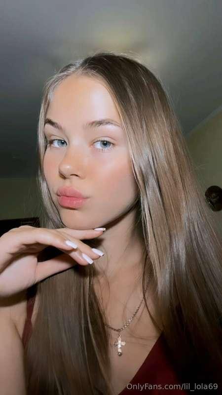 Will you kiss my lips or do you prefer other lips😏😈😅?