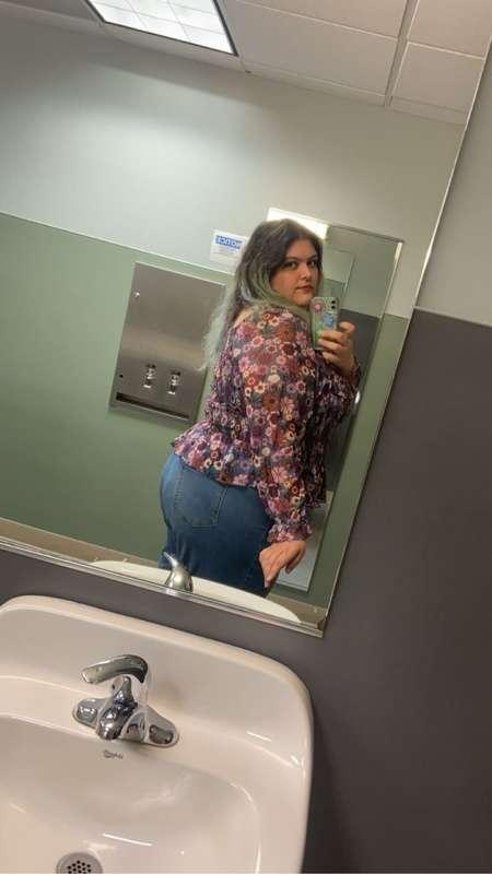 I think I’ll try casually posting cute little pics of me whe..