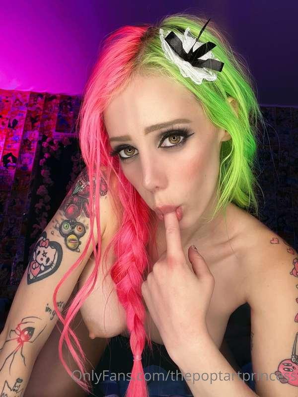 Would feel so much better if it was ur cock in the back of m..
