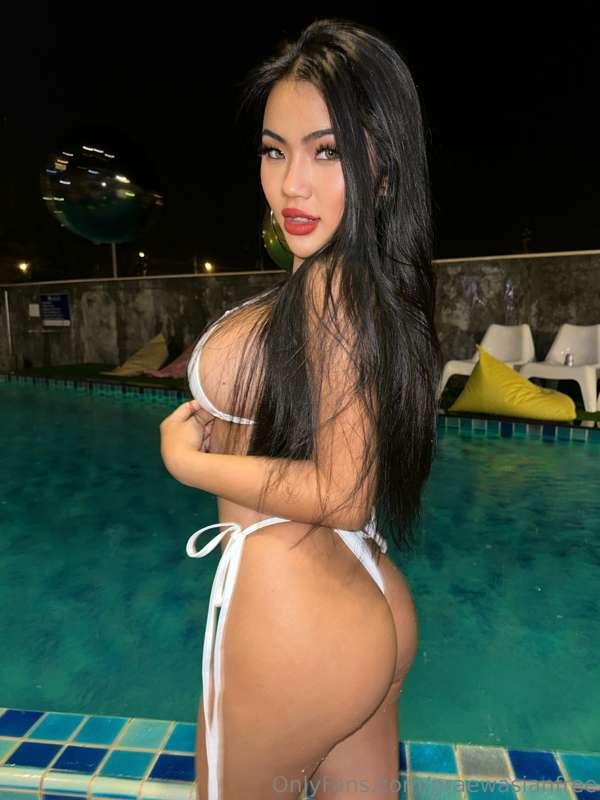 Follow me let talk here @praewasian