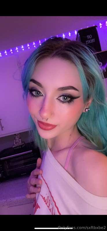 Wanna chat? ☺️🤫