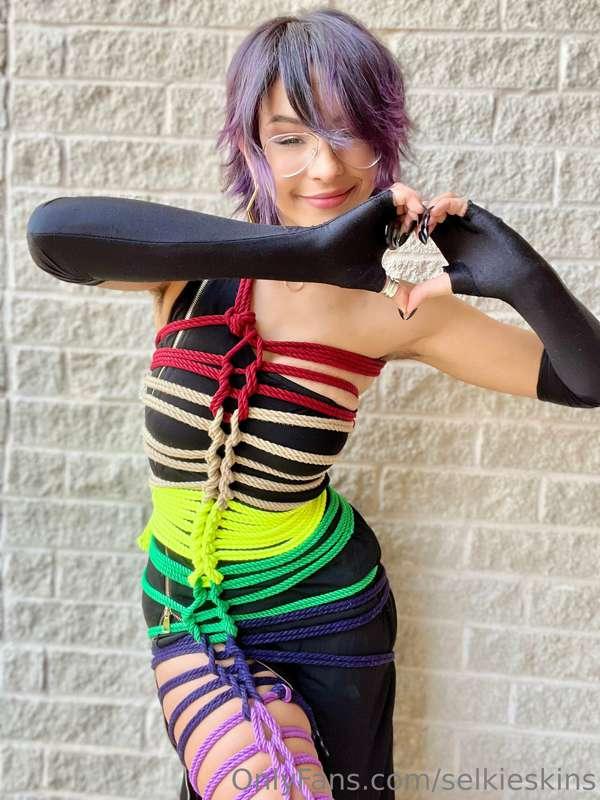 ❤️🧡💛💚💙💜