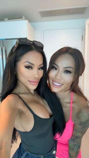 @cjmiles we will be live again at 9pm at her page 😈🙏don’t mi..
