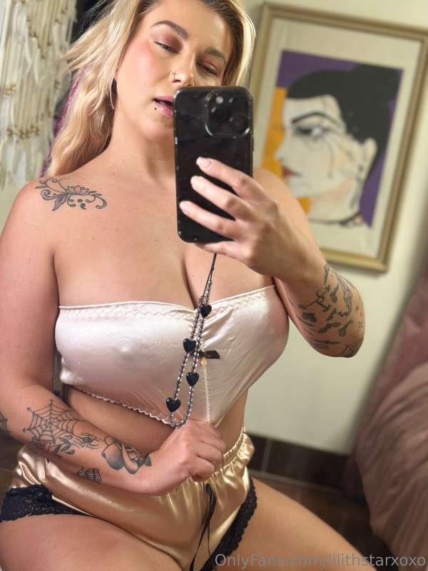 all dolled up and waiting for your dirty thoughts 🥵