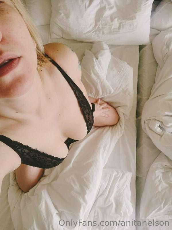 You want to play with me? I am very naughty! 😈 Text me in DM..