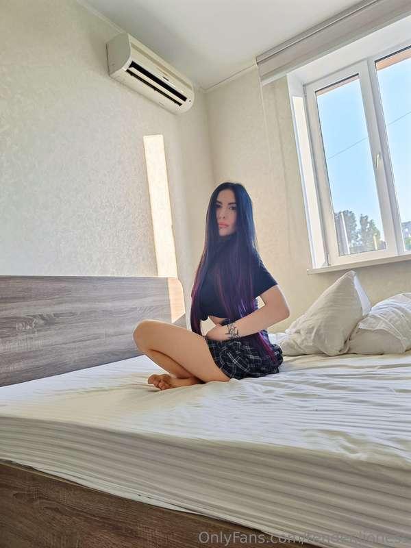 I love white linen both on me and on our bed🛀🛀🛀