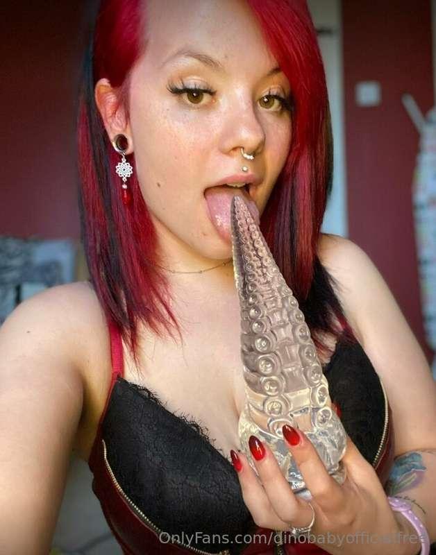 do you like my octopus tentacle 🥰well you can see how much i..