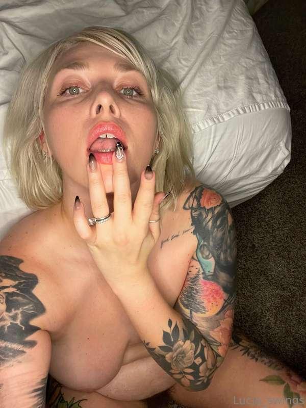Check your DMs for clips to worship 🙏🏻🫶🏻