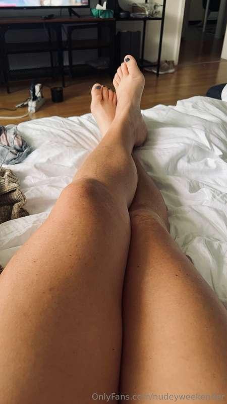 A casual morning of lounging before we get ready for Taylor!