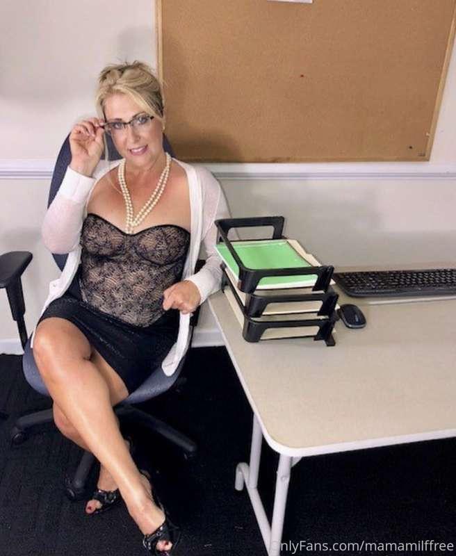 Hey boss. Can I leave early today?! I’ll reward you if you l..