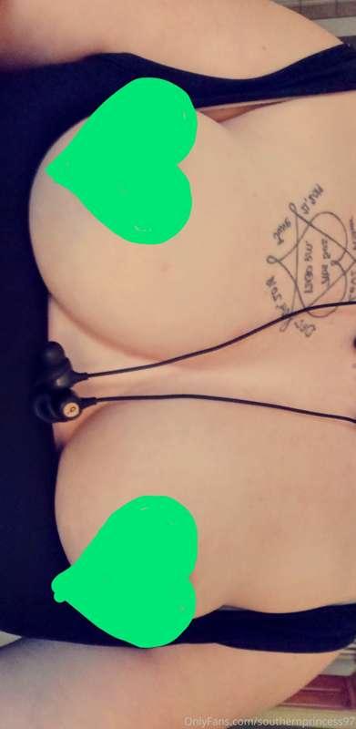 Wanna see It uncensored?? Message me
#P-P-V