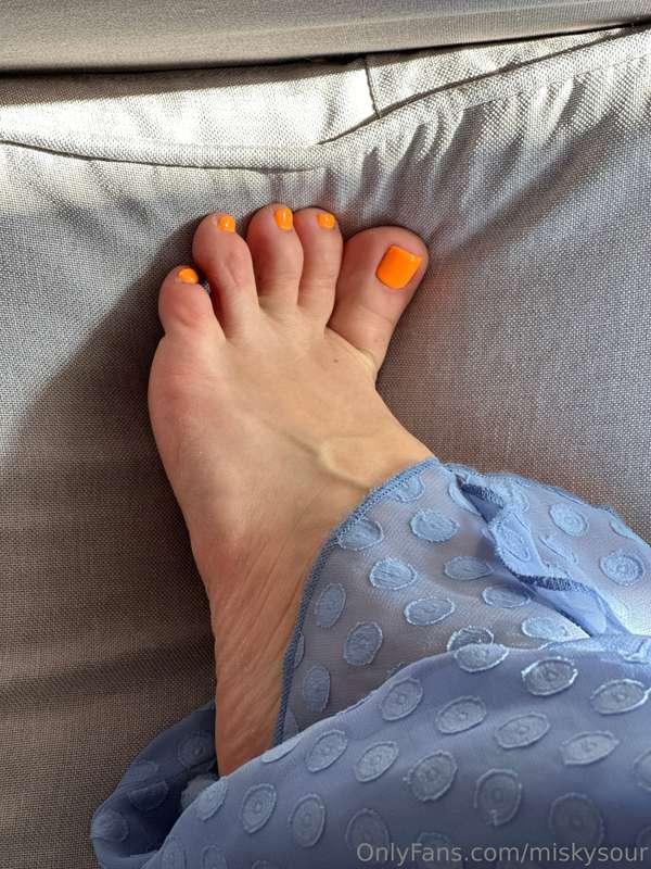 Some more of these amazing yummy orange nails haha   I’m wor..
