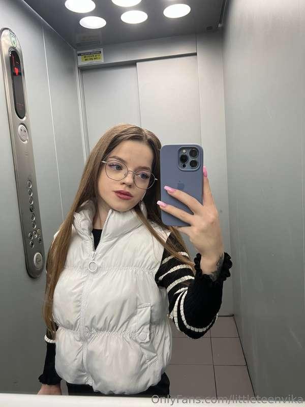 it's getting so cold outside, we need to dress warmer😣 give ..