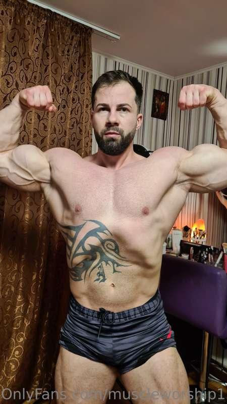 muscleworship1 image #1