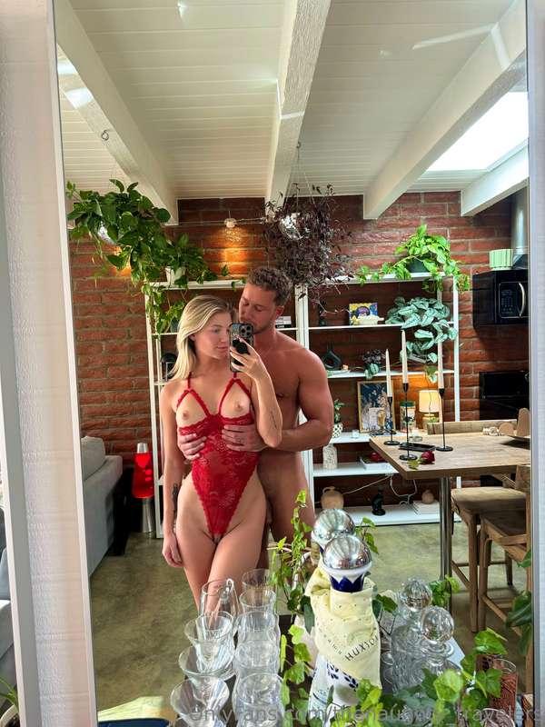 Dropped a Bundle Deal in your DMs! 🔥🌹 2 Sextape with this br..